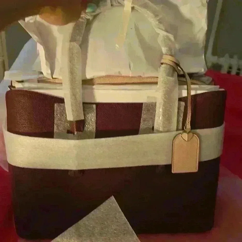 - NWT Kate Spade New York Margaux Lrg Satchel!!